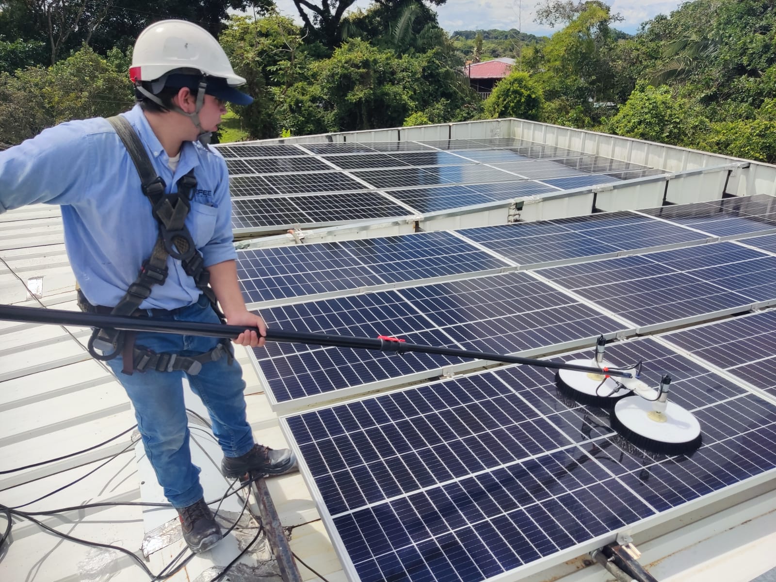 energía solar Colombia - mantenimiento solar